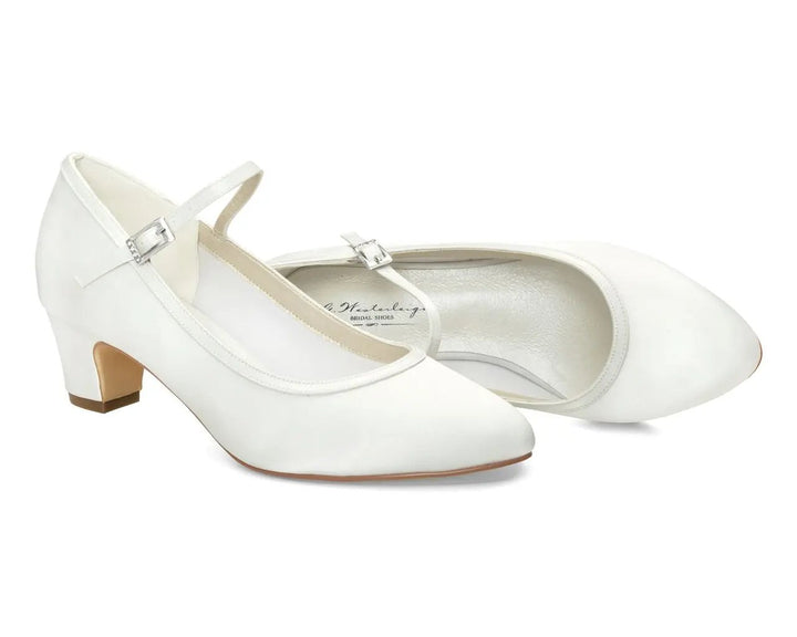 CHAUSSURES DE MARIÉE CAMILA – SATIN IVOIRE À TALON BAS G.Westerleigh
