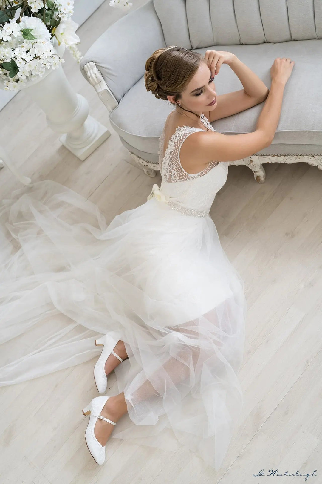 CHAUSSURES DE MARIÉE FLORA – DENTELLE ET SATIN IVOIRE G.Westerleigh