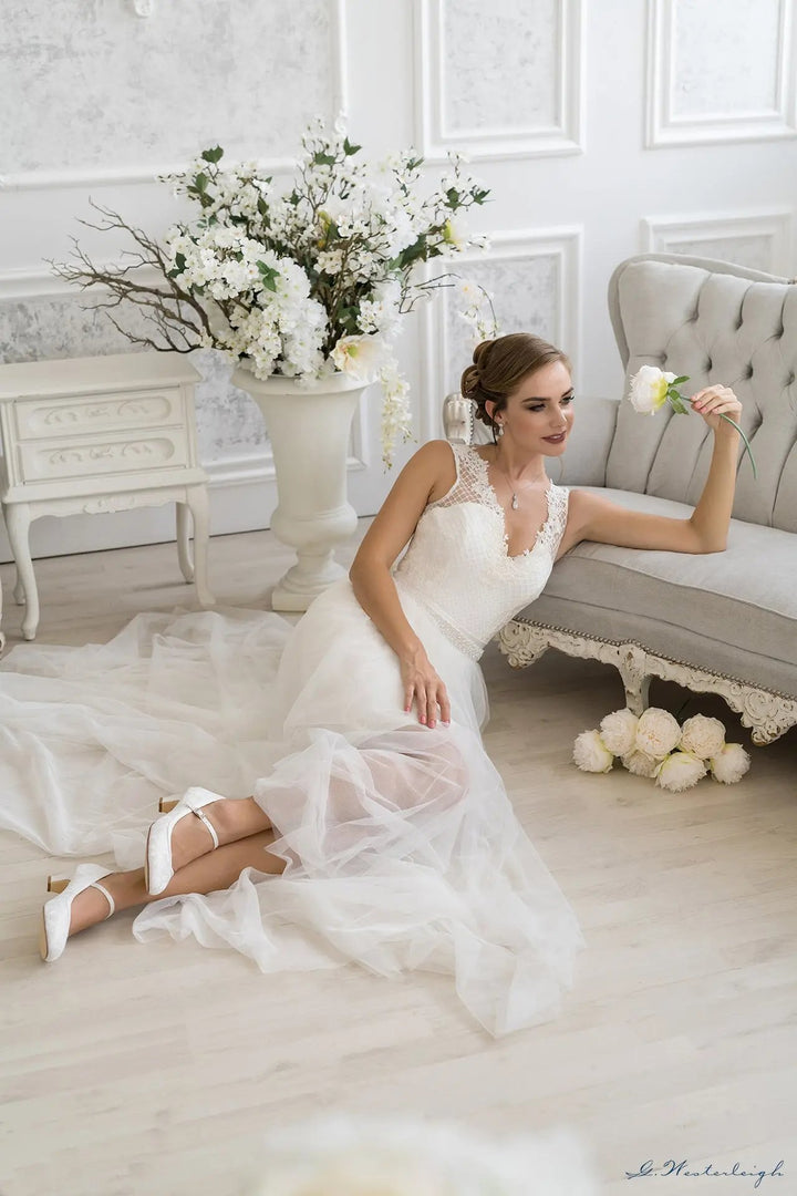 CHAUSSURES DE MARIÉE FLORA – DENTELLE ET SATIN IVOIRE G.Westerleigh