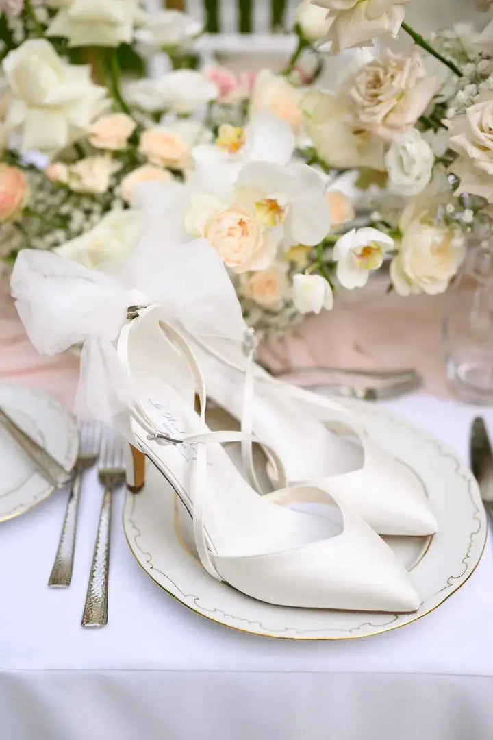 CHAUSSURES DE MARIÉE FLORENCE AVEC NŒUD EN TULLE AMOVIBLE – SATIN IVOIRE G.Westerleigh