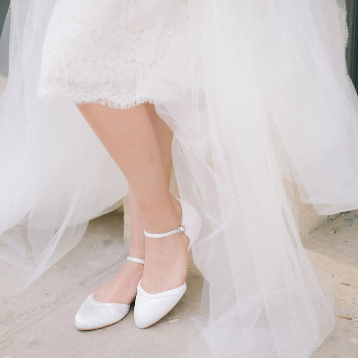 CHAUSSURES DE MARIÉE LISA – BALLERINES EN SATIN IVOIRE À TALON BAS G.Westerleigh