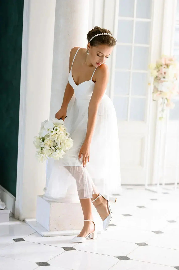 CHAUSSURES DE MARIÉE MADISON AVEC BRIDE EN PERLES D’EAU DOUCE – SATIN IVOIRE OU CHAMPAGNE G.Westerleigh