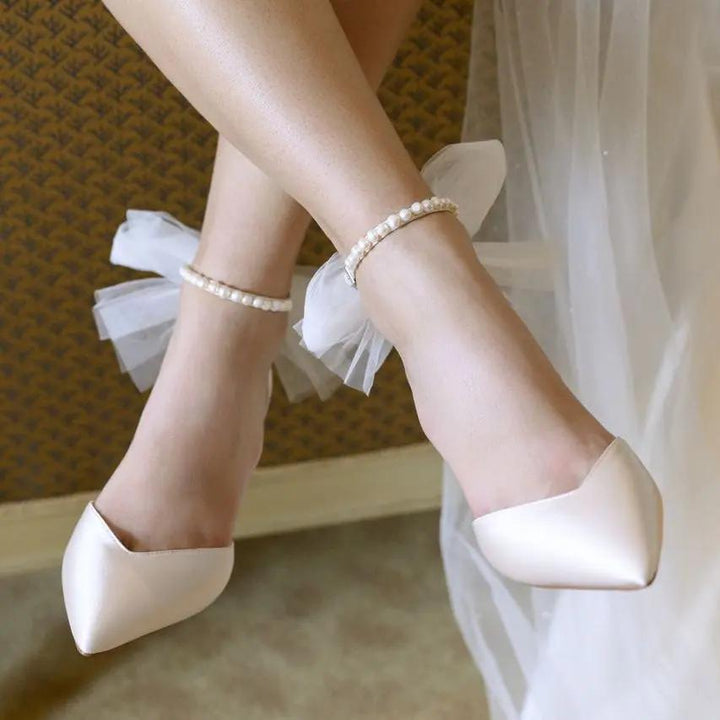 CHAUSSURES DE MARIÉE MADISON CHAMPAGNE – SATIN ET BRIDE EN PERLES D’EAU DOUCE G.Westerleigh