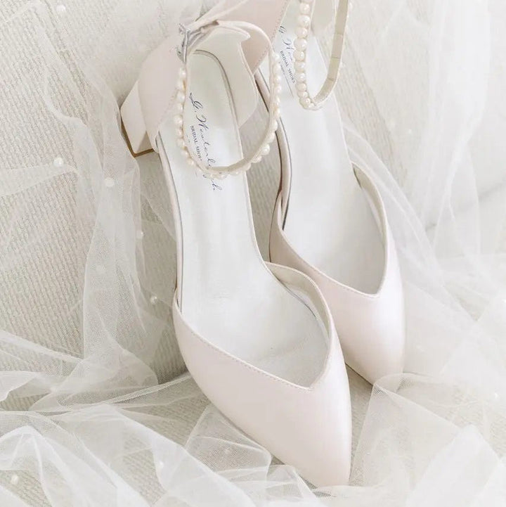CHAUSSURES DE MARIÉE MADISON CHAMPAGNE – SATIN ET BRIDE EN PERLES D’EAU DOUCE G.Westerleigh