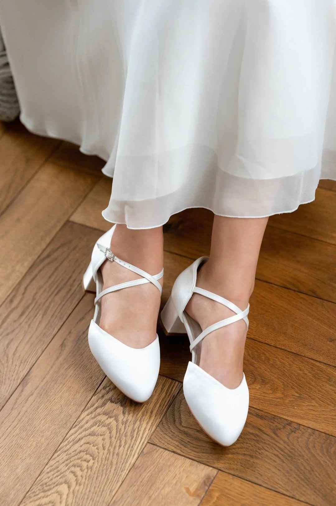 CHAUSSURES DE MARIÉE MARTHA – SATIN IVOIRE, TALON BLOC 4,8 CM, BRIDES CROISÉES G.Westerleigh
