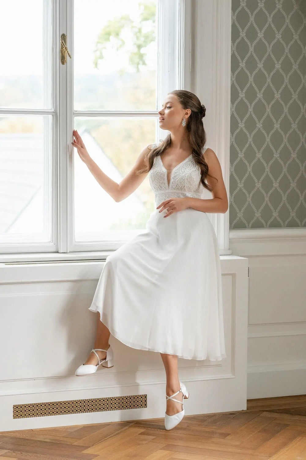 CHAUSSURES DE MARIÉE MARTHA – SATIN IVOIRE, TALON BLOC 4,8 CM, BRIDES CROISÉES G.Westerleigh