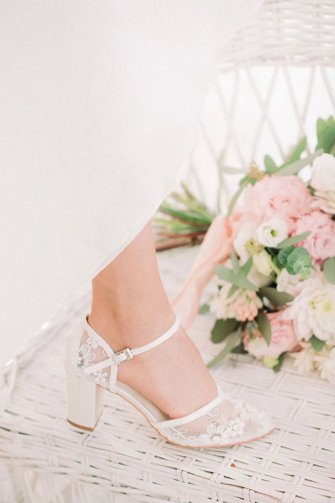 CHAUSSURES DE MARIÉE MIRIAM – DENTELLE TRANSPARENTE ET TALON BLOC 6,5 CM G.Westerleigh
