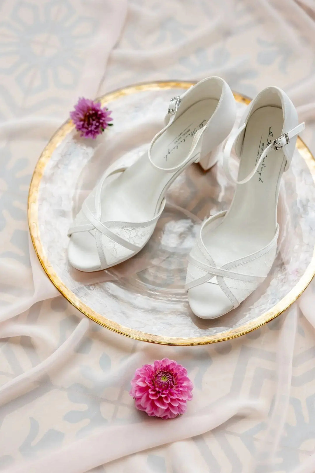 MADELINE – CHAUSSURES DE MARIÉE EN SATIN ET DENTELLE BLANC IVOIRE G.Westerleigh