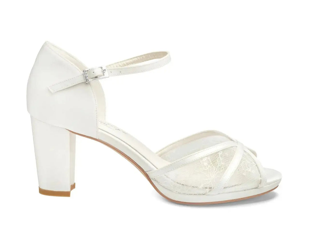 MADELINE – CHAUSSURES DE MARIÉE EN SATIN ET DENTELLE BLANC IVOIRE G.Westerleigh