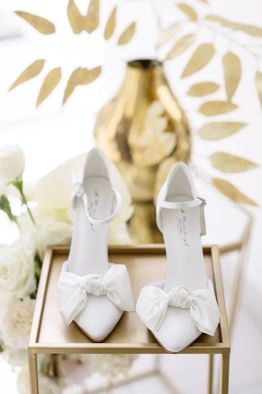 CHAUSSURES DE MARIÉE OLIVIA – ESCARPINS EN SATIN IVOIRE AVEC NŒUD ÉLÉGANT G.Westerleigh