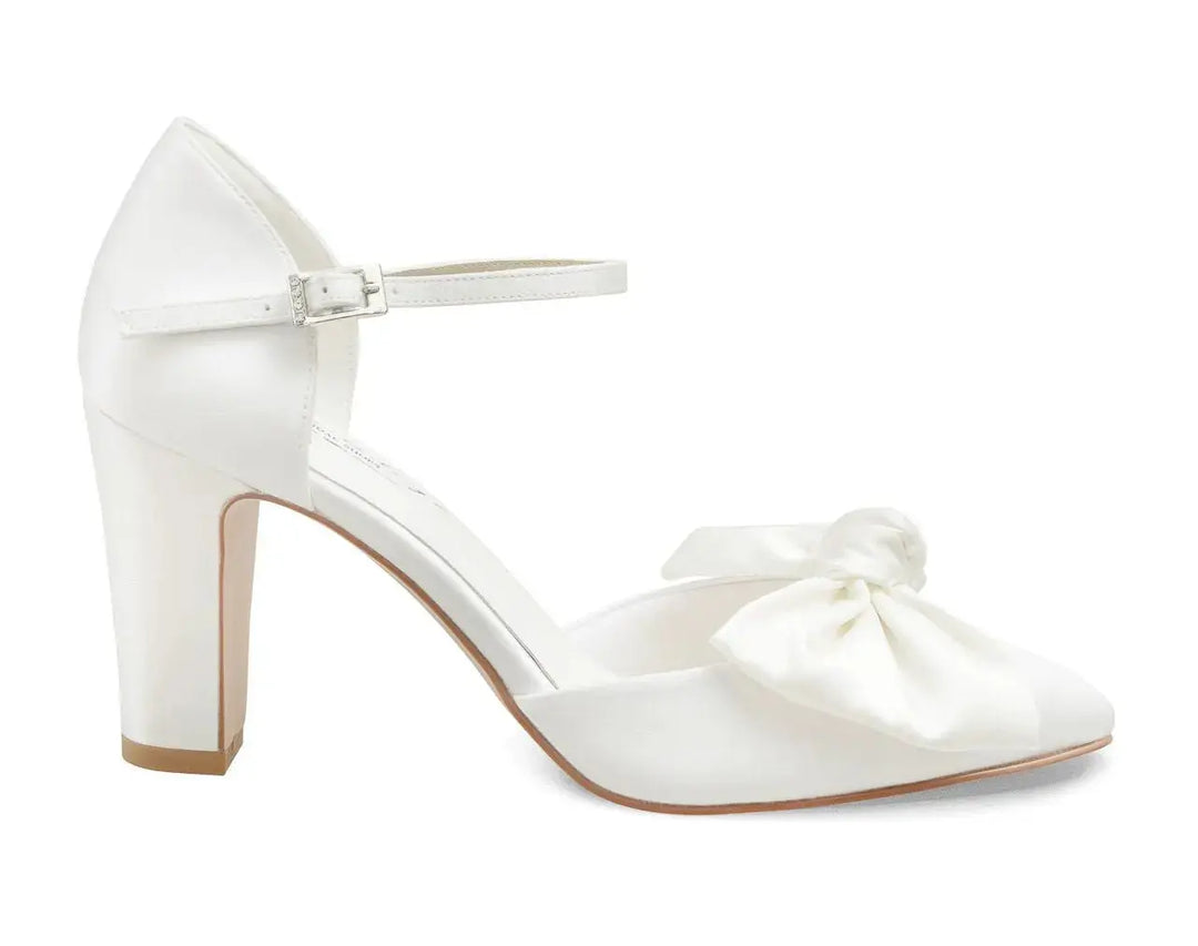 CHAUSSURES DE MARIÉE OLIVIA – ESCARPINS EN SATIN IVOIRE AVEC NŒUD ÉLÉGANT G.Westerleigh