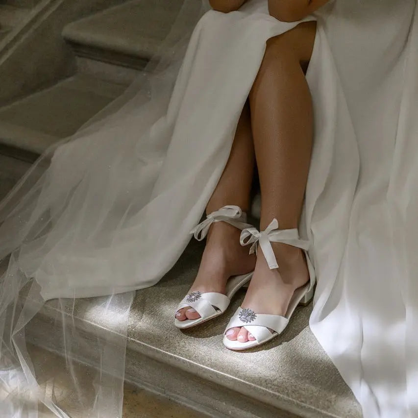 CLIPS CHAUSSURES MARIAGE ÉLÉGANTS – DÉTAIL RAFFINÉ SC0157 G.Westerleigh