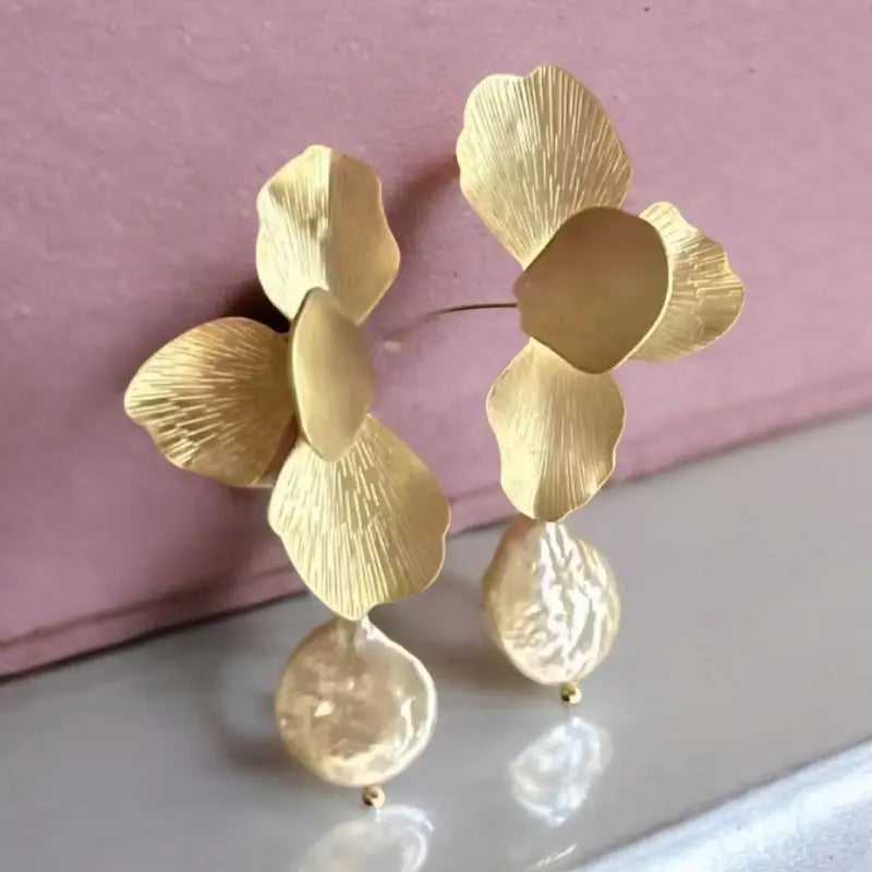 COLLECTION ATHENA - BOUCLES D'OREILLES PENDANTES FLEUR ET PERLE - CZER875 OR: Or jaune Athena Bridal Jewellery