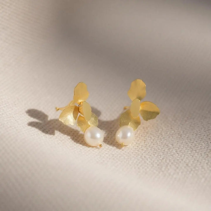 COLLECTION ATHENA - BOUCLES D'OREILLES PENDANTES FLEUR ET PERLE - CZER875 OR: Or jaune Athena Bridal Jewellery