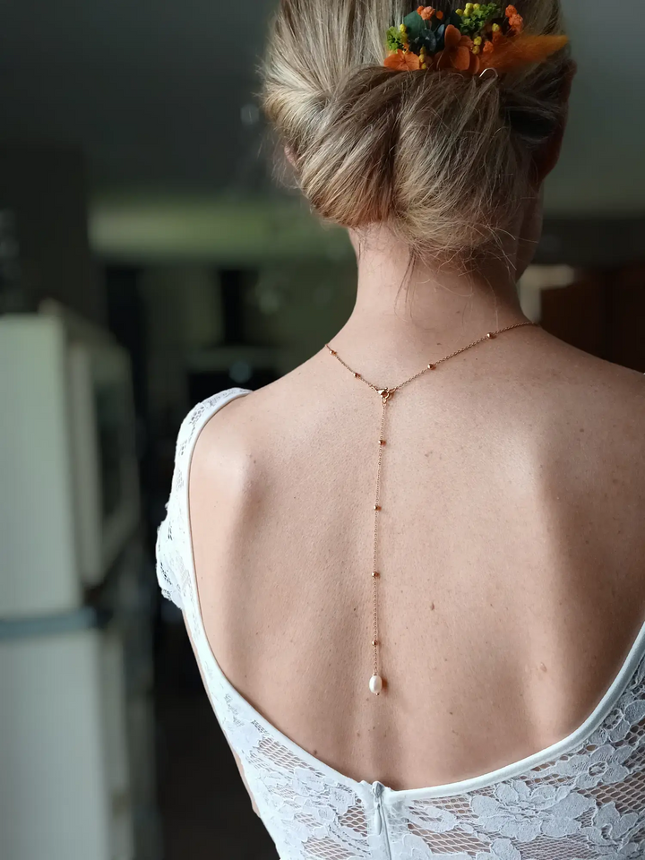 Bijou de dos nu pour la mariée, collier doré amovible. L'atelier du 6
