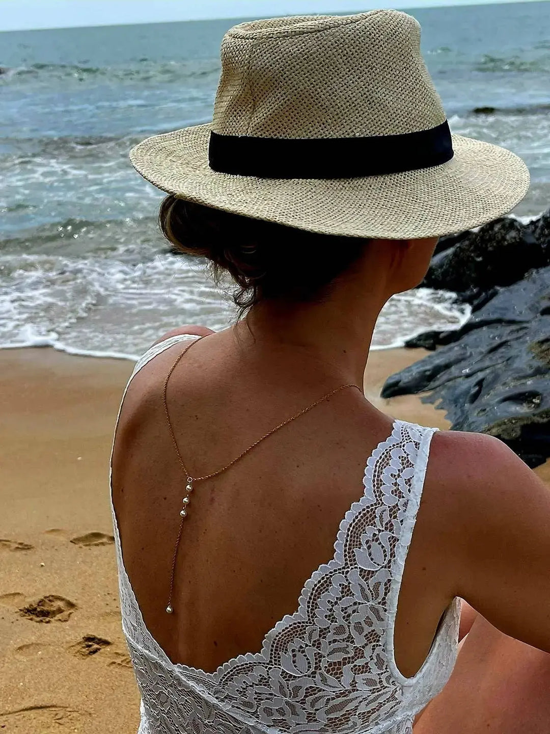 Collier De Dos Nu Chaîne Or Avec  Perles Nacrées Blanches: Doré / Nacré Blanc L'atelier du 6