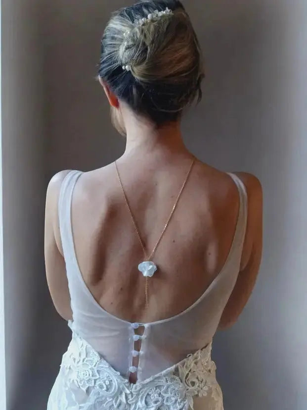COLLIER DE DOS MARIÉE FLEURS SÉCHÉES HORTENSIA BOHÈME L'atelier du 6