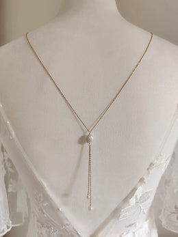 Collier de dos de mariée Agnès – perles d'eau douce