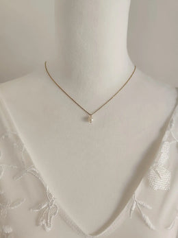 Collier de dos de mariée Angélique – perles et strass