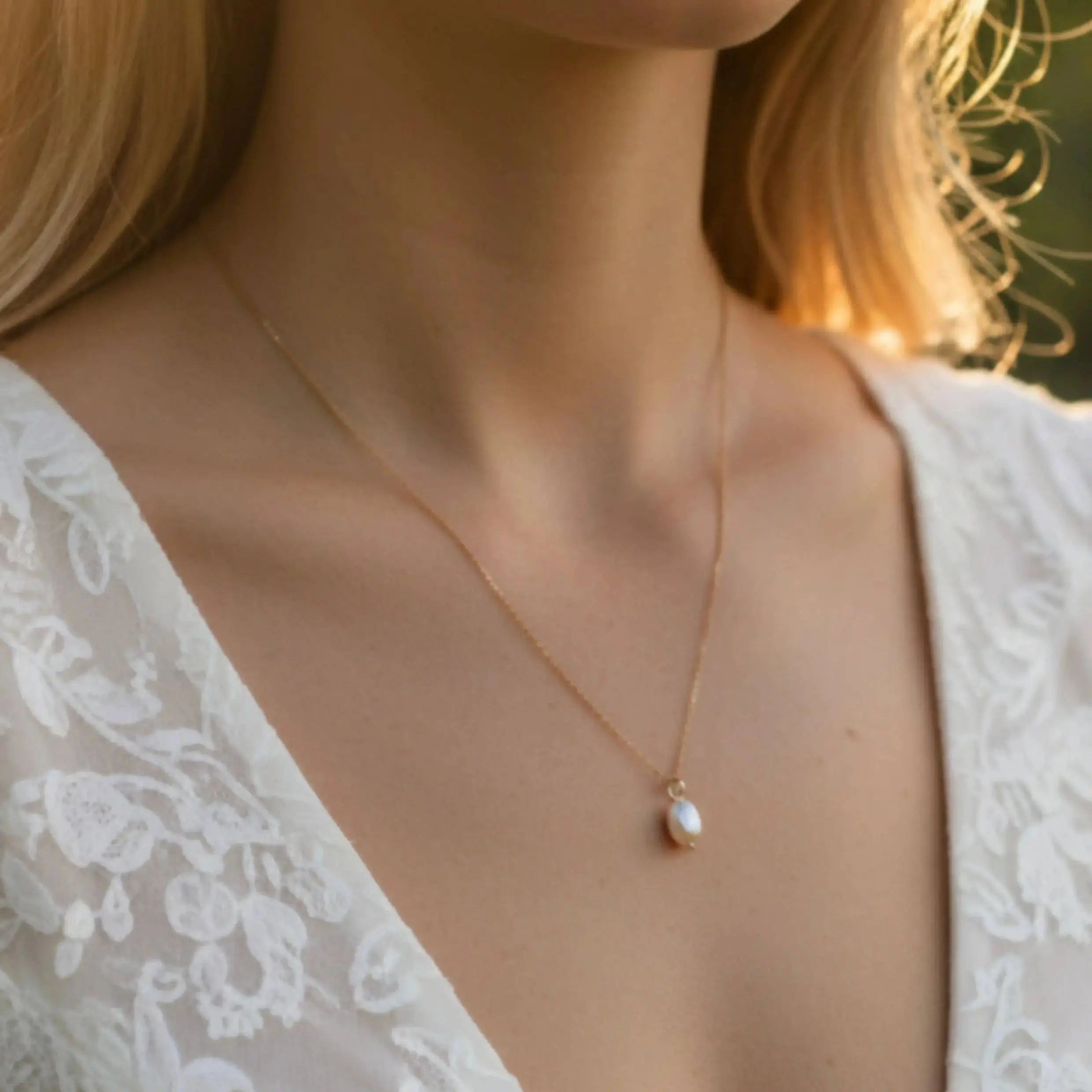 Collier Pendentif Nacre Et Acier Inoxydable Doré - Mariage, Cérémonie