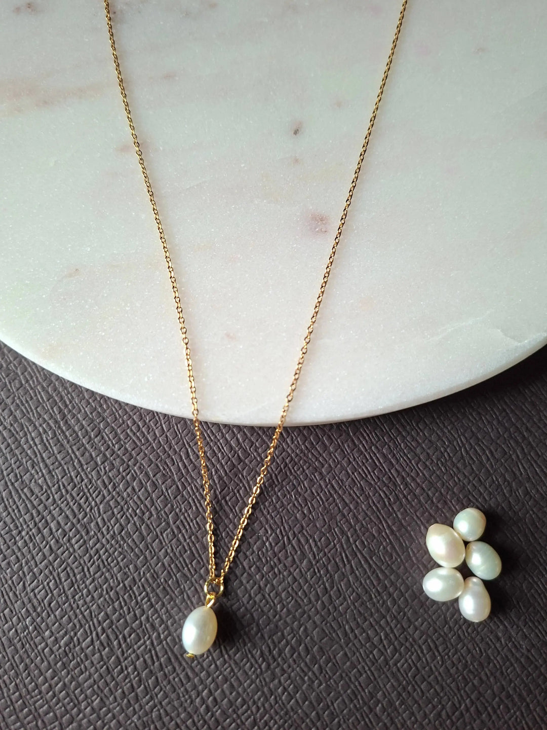 Collier perle de culture, collier perle pendante.: Or L'atelier du 6