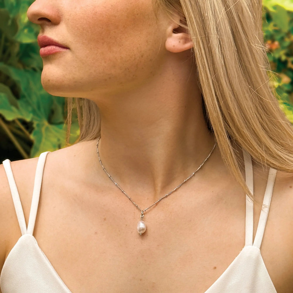 COLLIER SAINTE-LUCIE – PENDENTIF PERLE BAROQUE Ivory and co