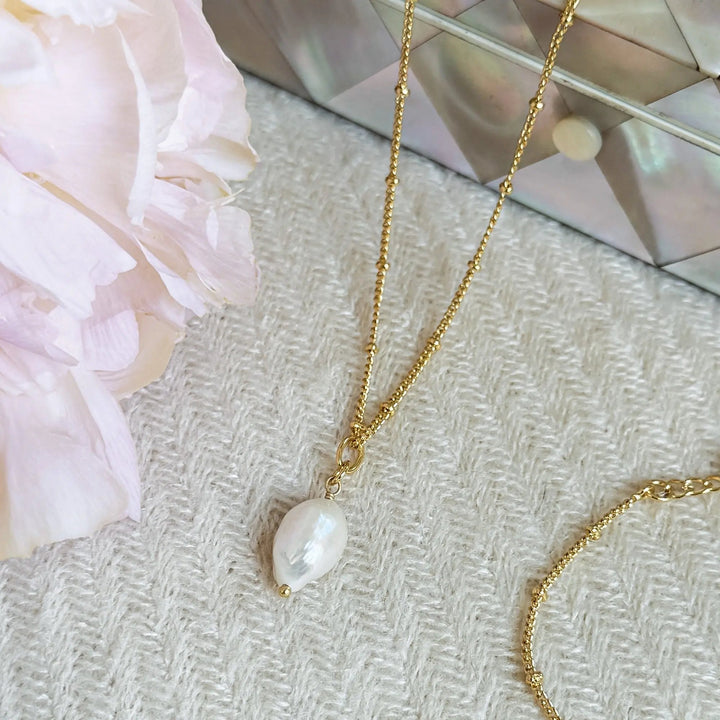 COLLIER SAINTE-LUCIE – PENDENTIF PERLE BAROQUE Ivory and co