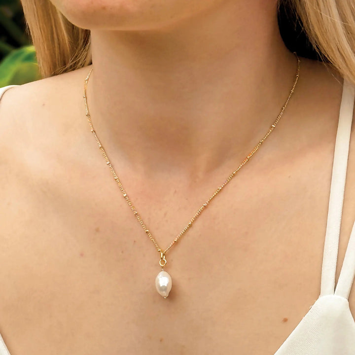 COLLIER SAINTE-LUCIE – PENDENTIF PERLE BAROQUE Ivory and co