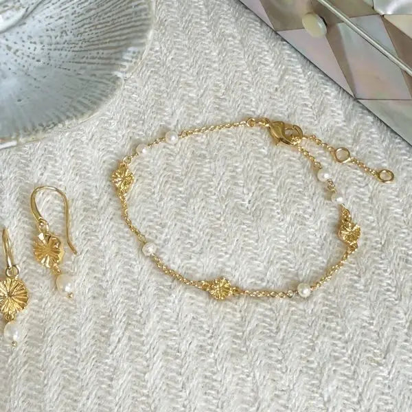 COVENT GARDEN – BRACELET PERLES NATURELLES & MOTIFS FLORAUX Ivory and co