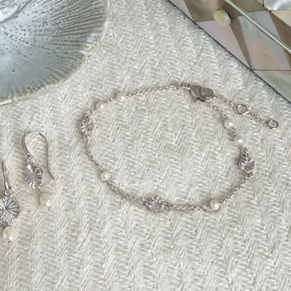 COVENT GARDEN – BRACELET PERLES NATURELLES & MOTIFS FLORAUX Ivory and co