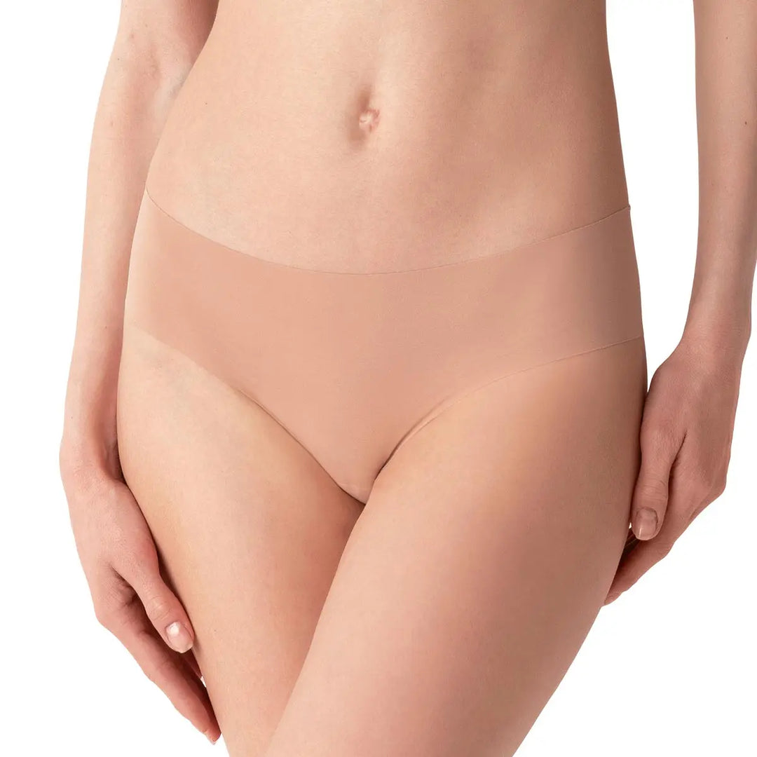 CULOTTE BRESILIENNE INVISIBLE — EFFET SECONDE PEAU SANS COUTURES — 8142 SLIP