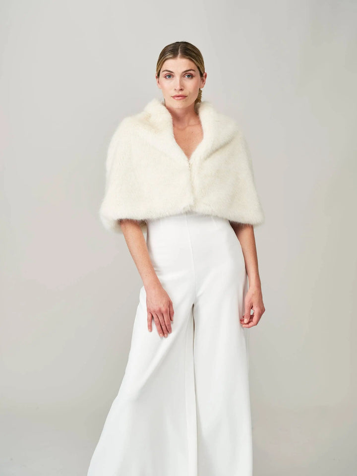 Cape de mariée: L'hermine / Petit (Royaume-Uni 8-10) Helen Moore