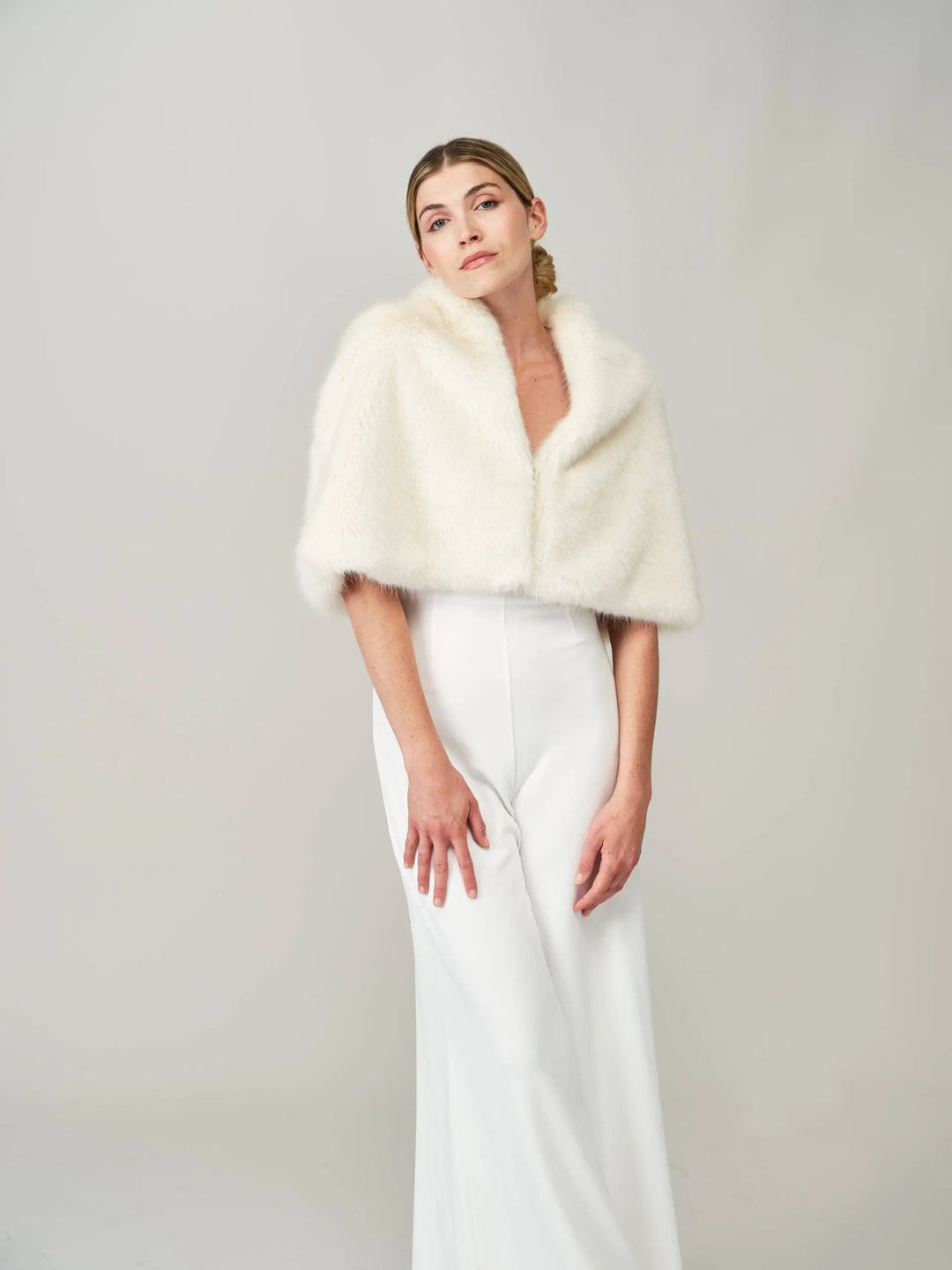 Cape de mariée: L'hermine / Petit (Royaume-Uni 8-10) Helen Moore