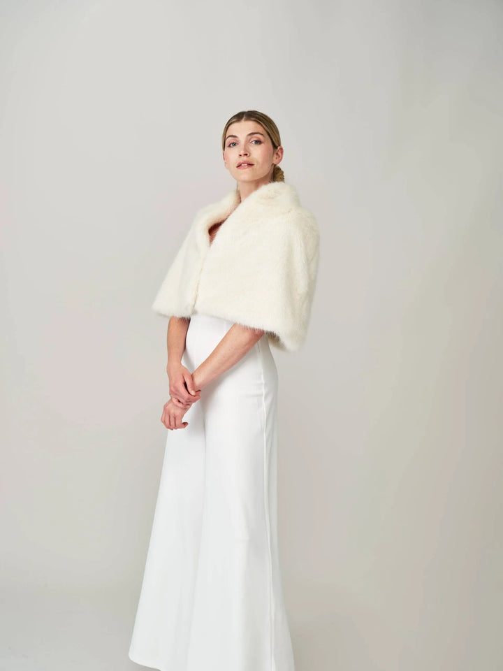 Cape de mariée: L'hermine / Petit (Royaume-Uni 8-10) Helen Moore