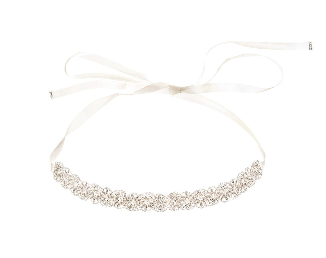 Ceinture de mariée WS-J120 en cristaux argent portée sur une robe