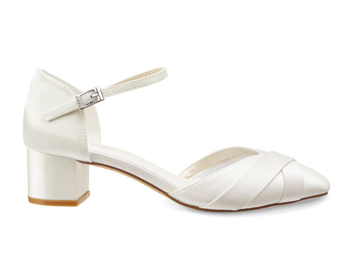 Escarpins de mariée Celeste en profil, talon bloc de 4,8 cm et bride à boucle