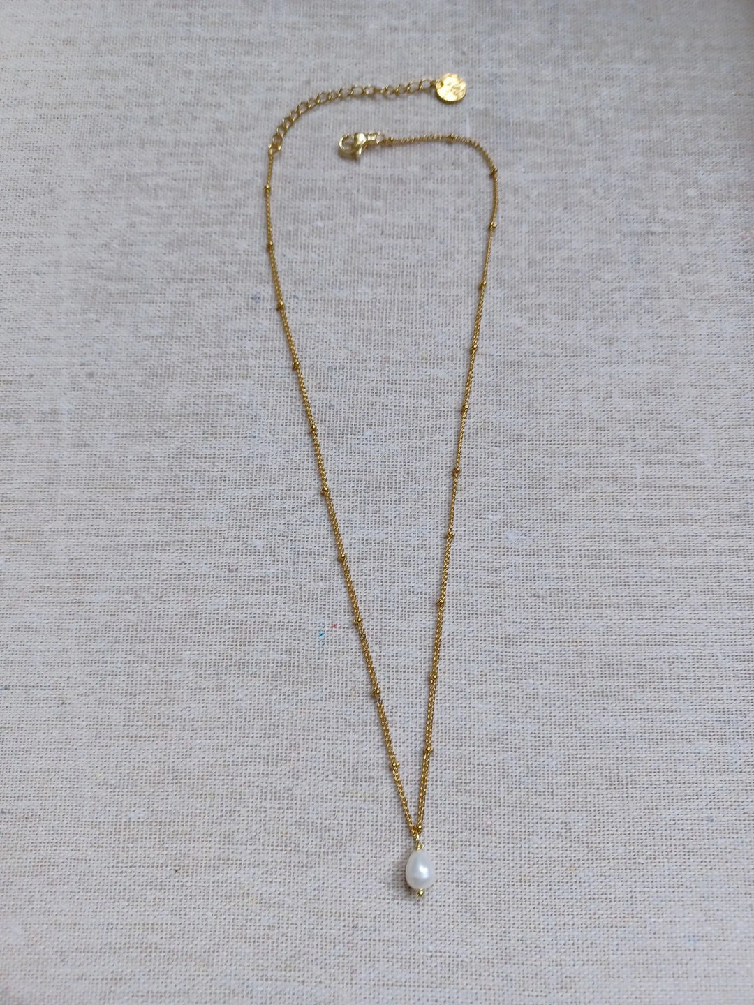 Collier Chaîne Fine Satellite Acier Doré- Pendentif En Perle L'atelier du 6