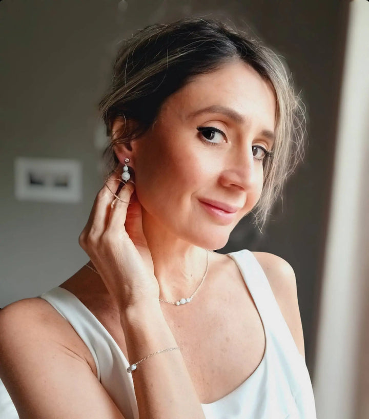 Collier De Dos Nu Mariage- Trois Perles En Porcelaine Blanc: Doré L'atelier du 6