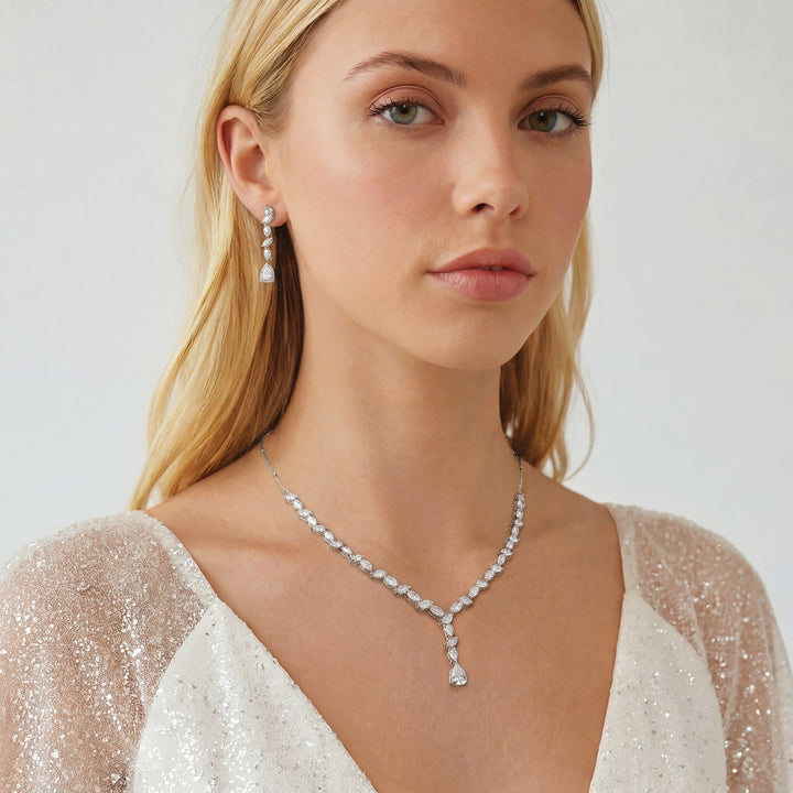 Collier Andorra porté au cou