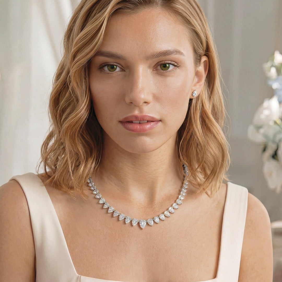 Collier Manhattan porté au cou
