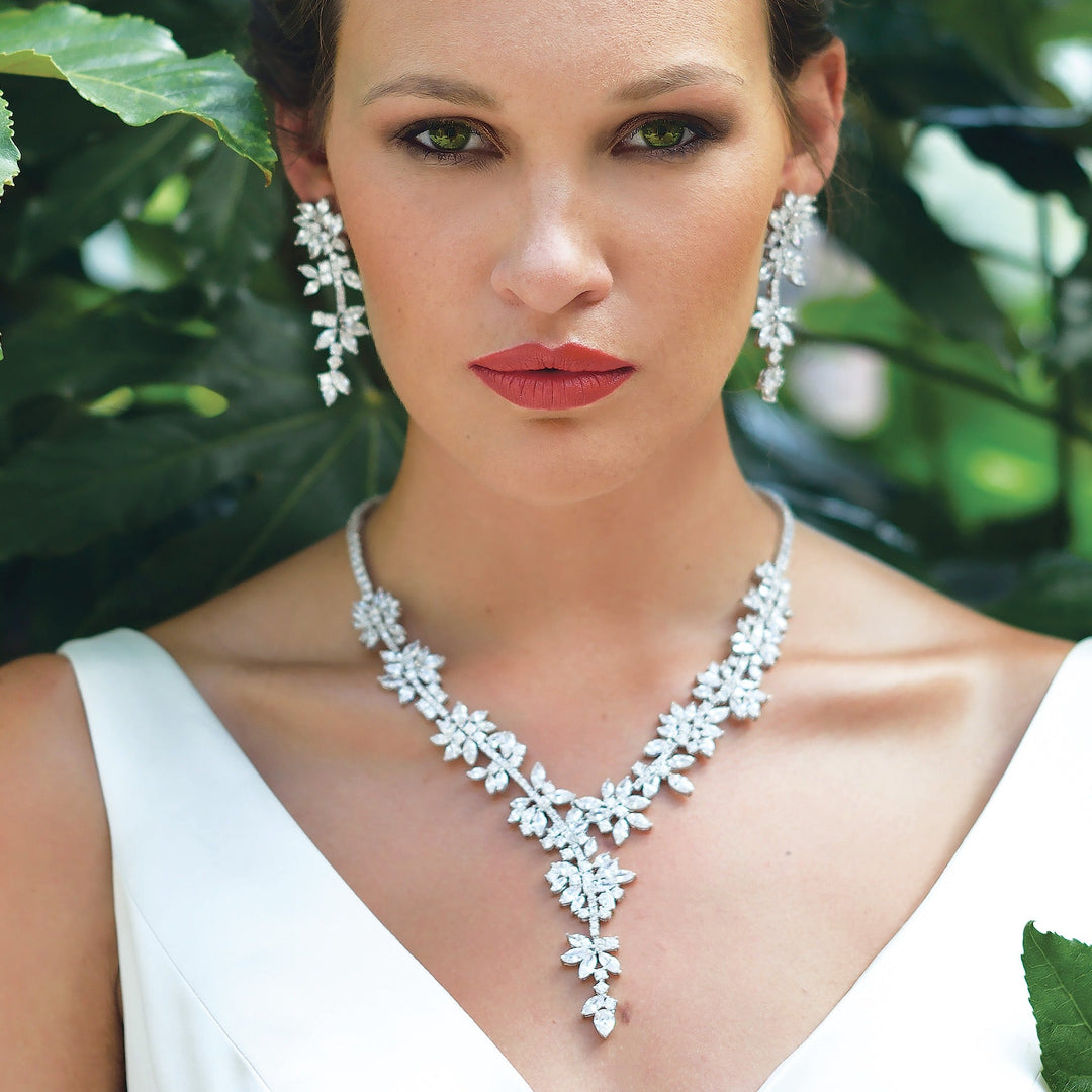 Collier de mariée Nuit Étoilée vu de près