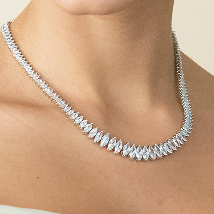 Collier de mariée True Love vu de près