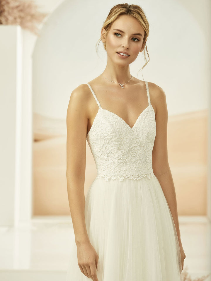 Corset de mariée E319 en dentelle ivoire décolleté cœur Bianco Evento
