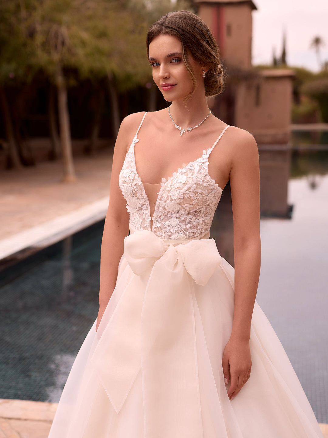 Corset de mariée E501 en tulle et dentelle ivoire à bretelles, Bianco Evento