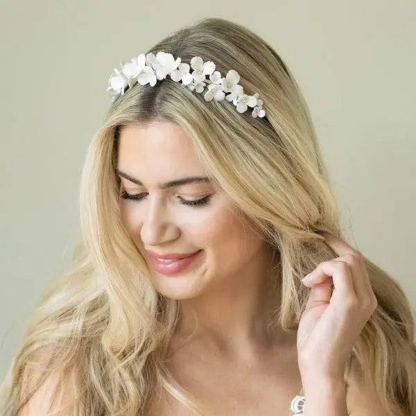 DIADÈME FLORAL PORCELAINE & PERLES IVOIRE WILDFLOWER Ivory and co