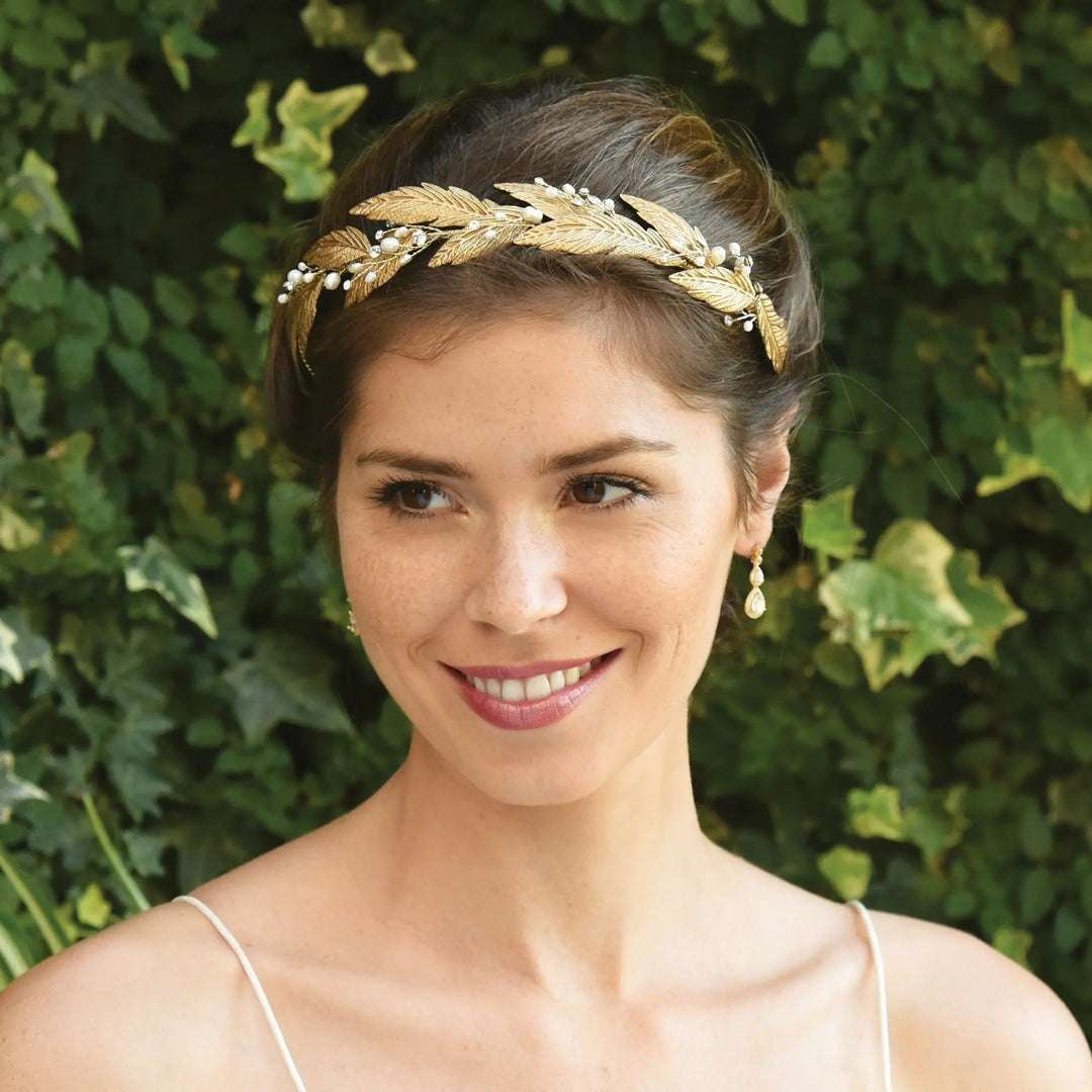 DIADÈME GRECIAN DREAM – FEUILLAGE BRONZE, PERLES D’EAU DOUCE ET CRISTAUX Ivory and co