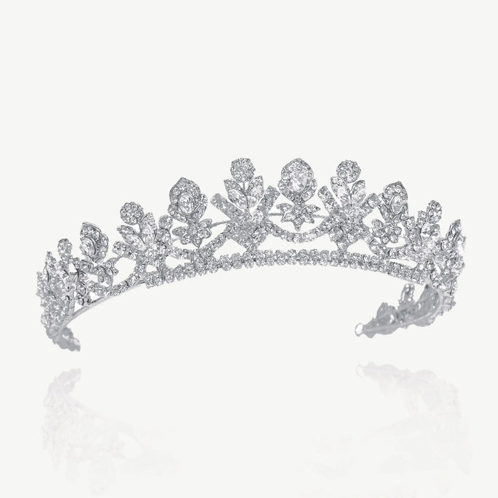 DIADÈME OLIVIA – COURONNE ROYALE EN CRISTAUX AUTRICHIENS PLAQUÉ OR OU ARGENT Ivory and co