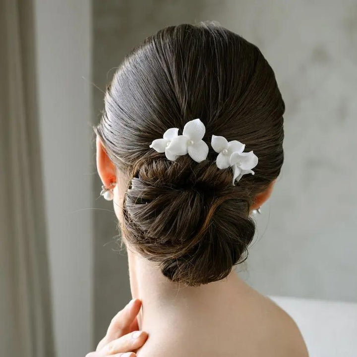 DUO DE PEIGNES À CHEVEUX MARIAGE HC0425 – FLEURS CÉRAMIQUE BLANCHES ET PERLES G.Westerleigh