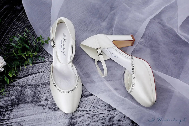 ESCARPINS DE MARIÉE CONFORT EN SATIN IVOIRE AVEC STRASS - TALON CARRÉ 8,5 CM - GABRIELLE G.Westerleigh