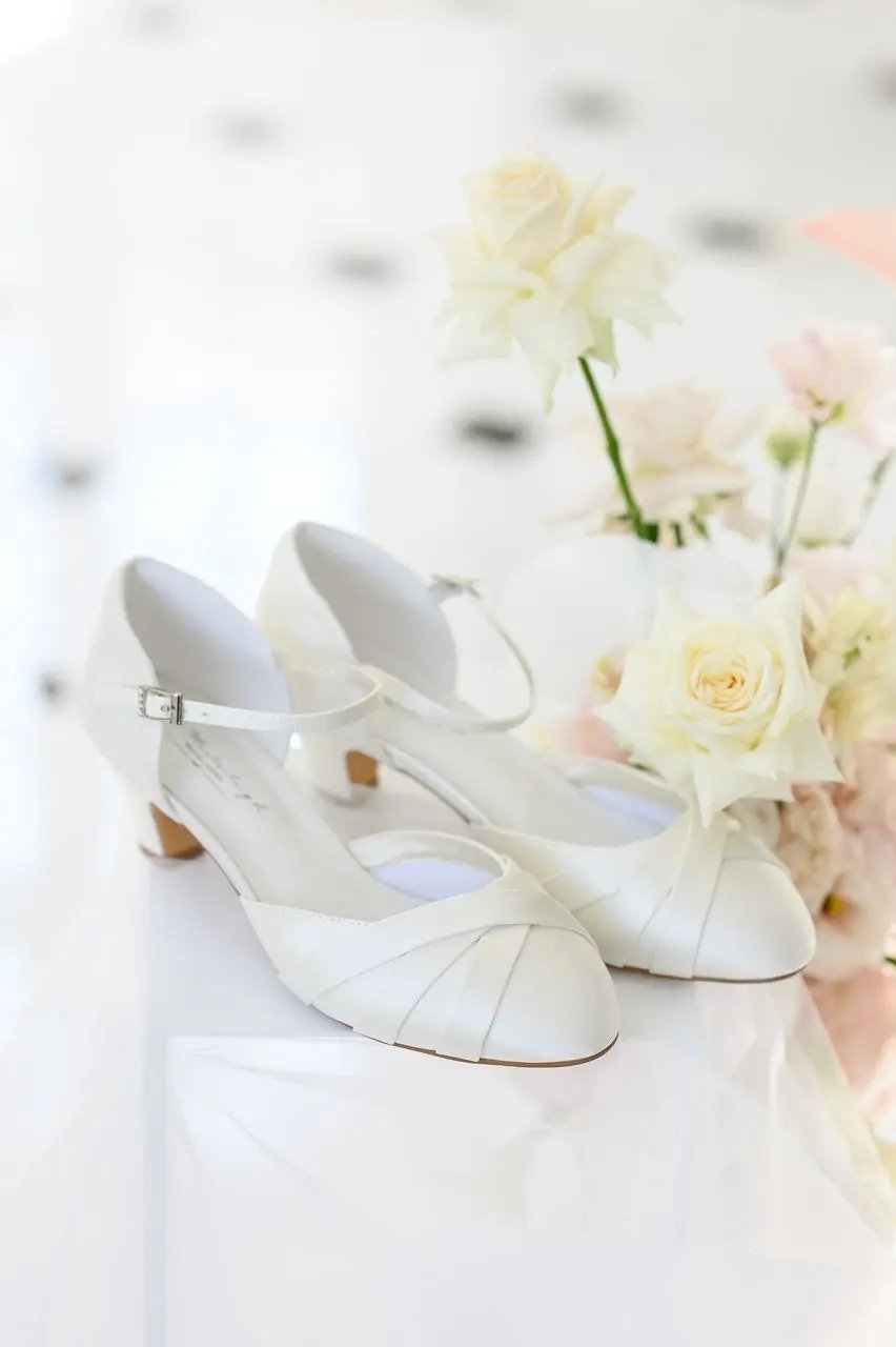 ESCARPINS MARIÉE EN SATIN IVOIRE AVEC TALON CONFORTABLE 5 CM - BLANCA G.Westerleigh